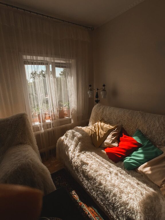 Tips for Creating a Cosy and Inviting Living Room Space